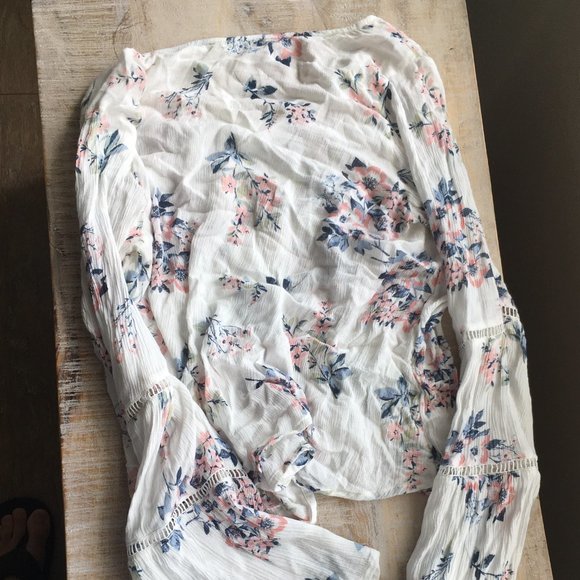 Hollister White Floral Long Sleeve Spring size L - Picture 3 of 3